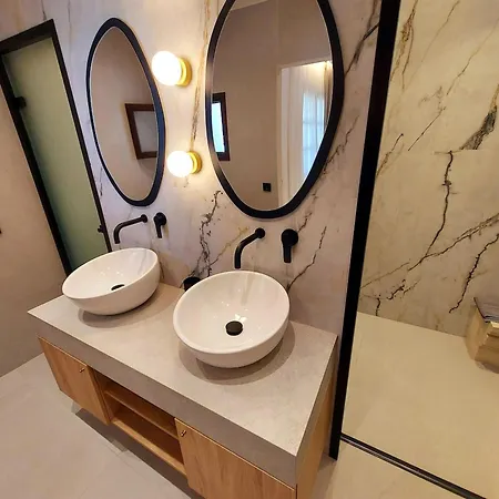 Minares Luxury Апартаменти *